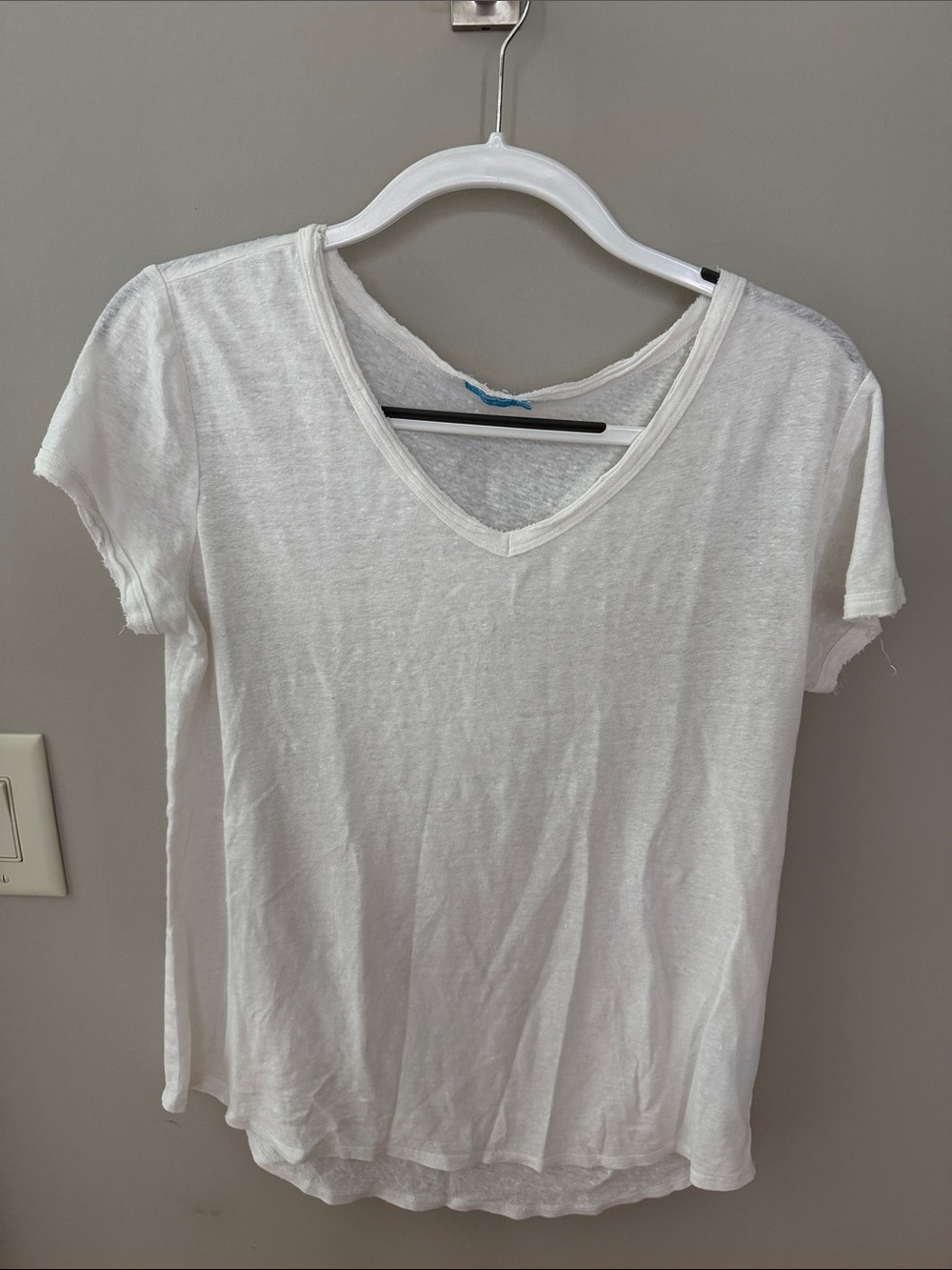 Women's White V-Neck Short Sleeve Tee
